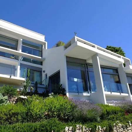 Amazing Modern In * 니스